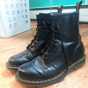 DOC MARTENS Women’s 1460 Smooth Boots